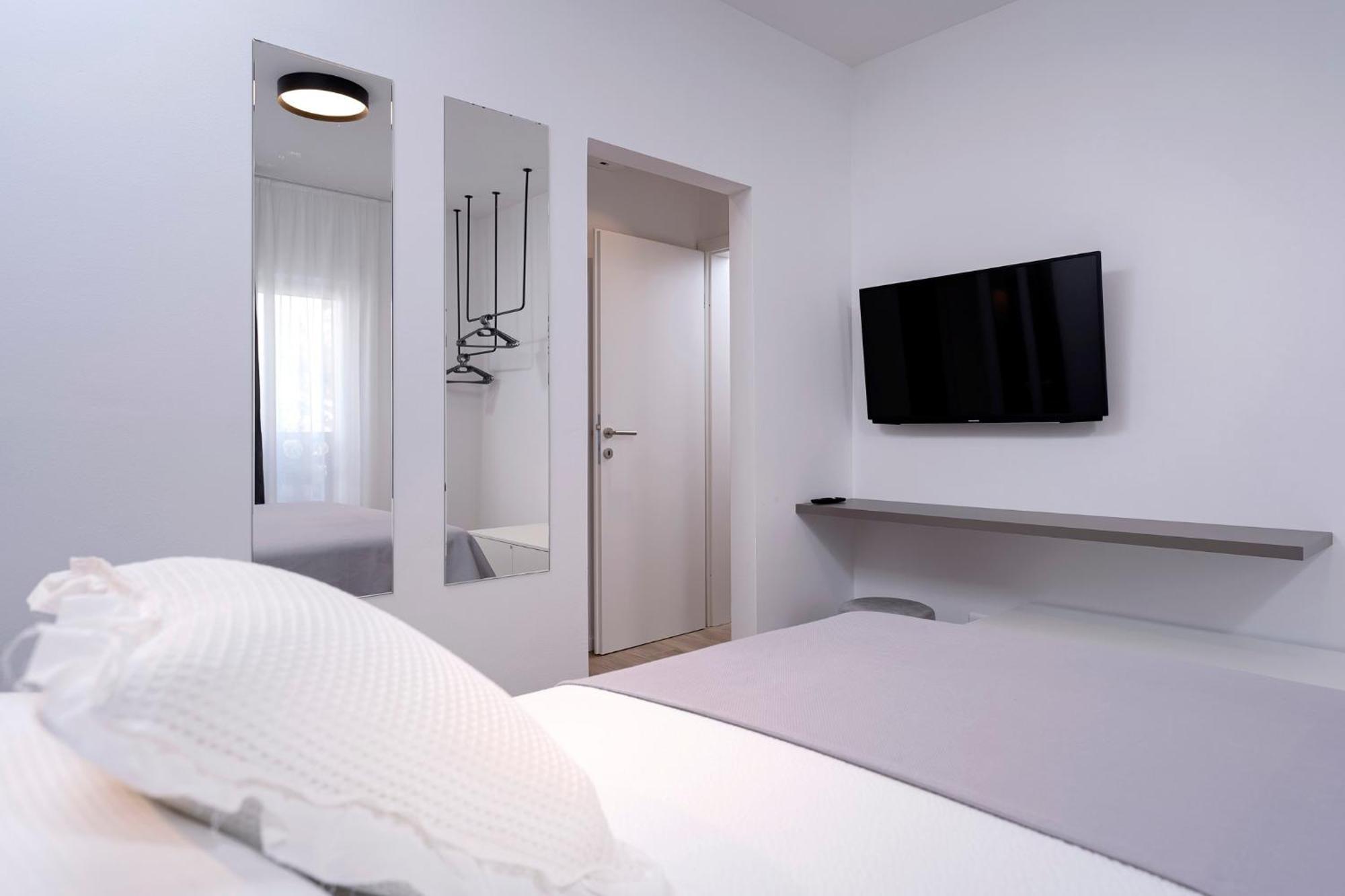 Modern, 2 Bedroom Apartment Hvar Town Kültér fotó